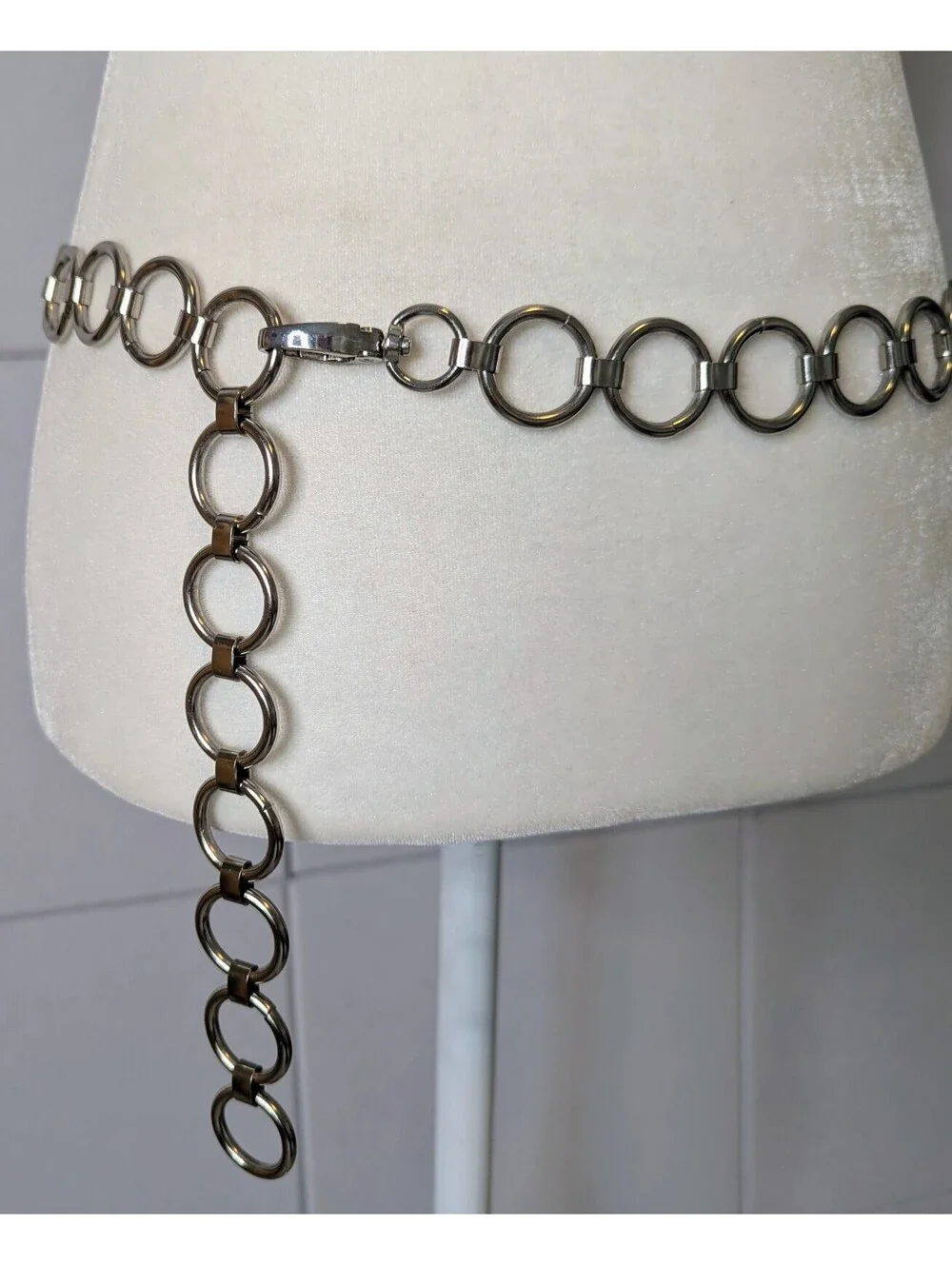 Vintage silver tone O-ring heavyweight chain belt